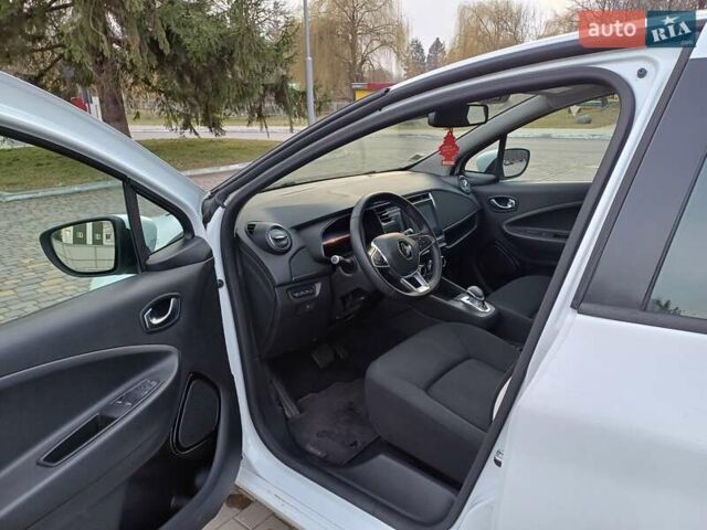 Белый Рено Зое, объемом двигателя 0 л и пробегом 62 тыс. км за 11500 $, фото 8 на Automoto.ua