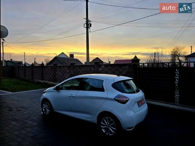 Белый Рено Зое, объемом двигателя 0 л и пробегом 16 тыс. км за 12999 $, фото 12 на Automoto.ua