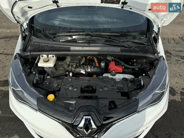 Белый Рено Зое, объемом двигателя 0 л и пробегом 21 тыс. км за 12100 $, фото 6 на Automoto.ua