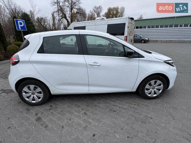 Белый Рено Зое, объемом двигателя 0 л и пробегом 56 тыс. км за 11999 $, фото 8 на Automoto.ua