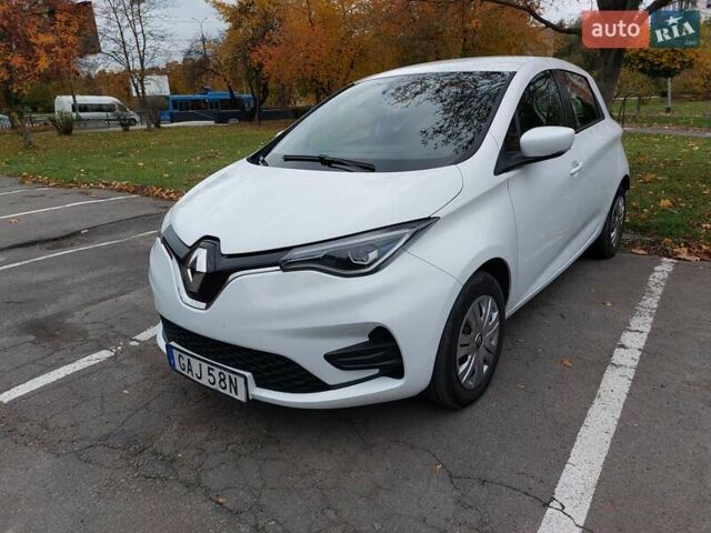 Белый Рено Зое, объемом двигателя 0 л и пробегом 73 тыс. км за 11100 $, фото 2 на Automoto.ua