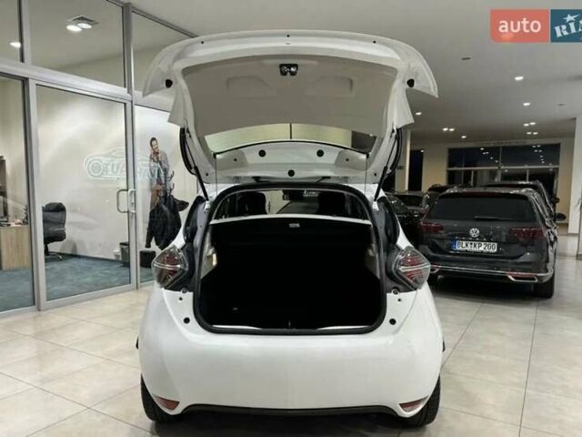 Білий Рено Зое, об'ємом двигуна 0 л та пробігом 23 тис. км за 14900 $, фото 17 на Automoto.ua