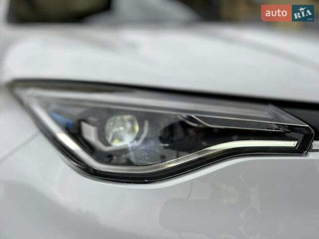 Білий Рено Зое, об'ємом двигуна 0 л та пробігом 95 тис. км за 11999 $, фото 4 на Automoto.ua