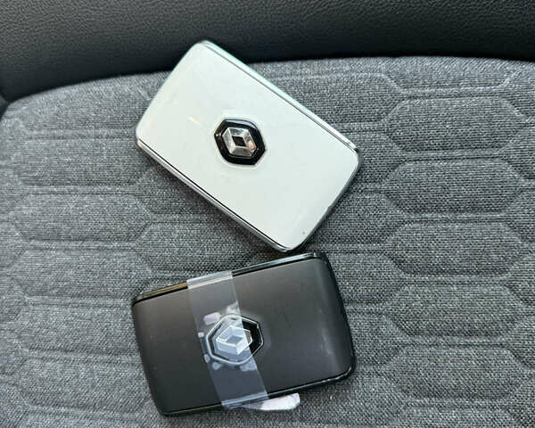 Белый Рено Зое, объемом двигателя 0 л и пробегом 7 тыс. км за 13250 $, фото 10 на Automoto.ua