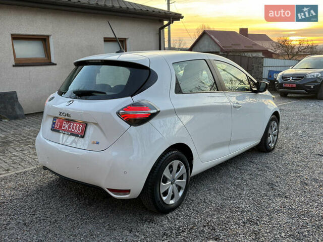 Белый Рено Зое, объемом двигателя 0 л и пробегом 29 тыс. км за 11999 $, фото 5 на Automoto.ua