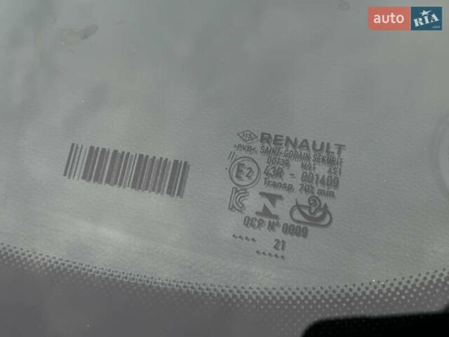 Белый Рено Зое, объемом двигателя 0 л и пробегом 106 тыс. км за 11300 $, фото 18 на Automoto.ua