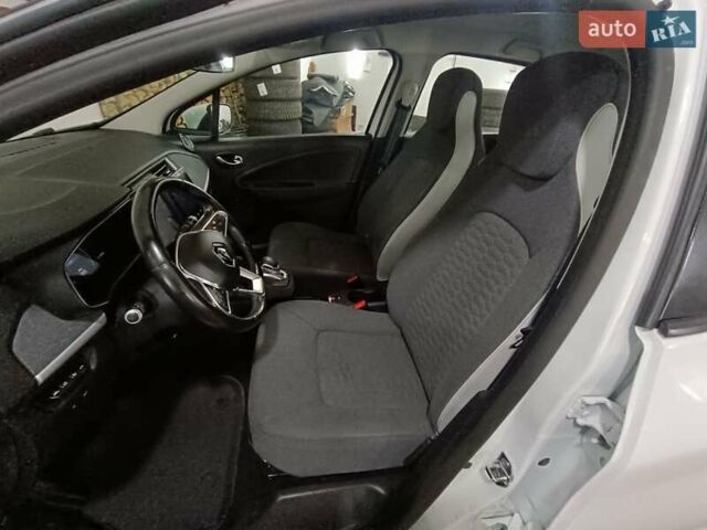 Белый Рено Зое, объемом двигателя 0 л и пробегом 102 тыс. км за 10999 $, фото 14 на Automoto.ua