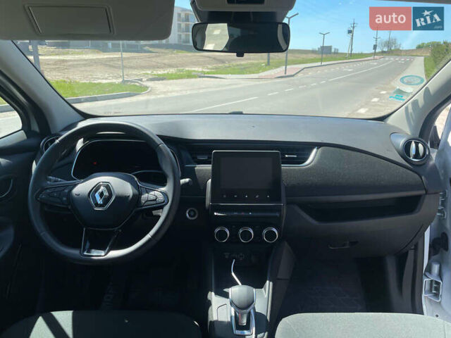 Белый Рено Зое, объемом двигателя 0 л и пробегом 12 тыс. км за 11800 $, фото 15 на Automoto.ua