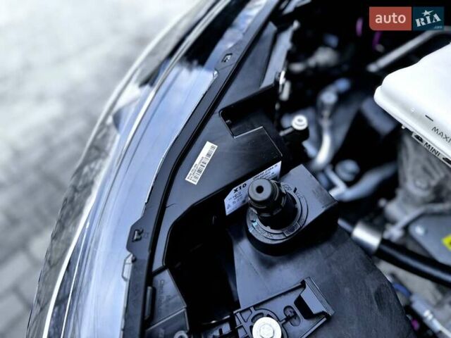 Рено Зое 2021 в Дрогобыче на Automoto.ua Белый Рено Зое, объемом двигателя 0 л и пробегом 55 тыс. км за 12900 $, фото 56 на Automoto.ua