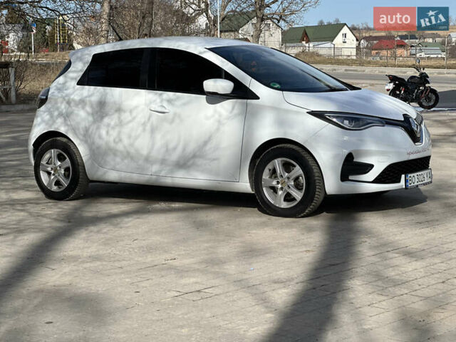 Белый Рено Зое, объемом двигателя 0 л и пробегом 25 тыс. км за 12300 $, фото 22 на Automoto.ua