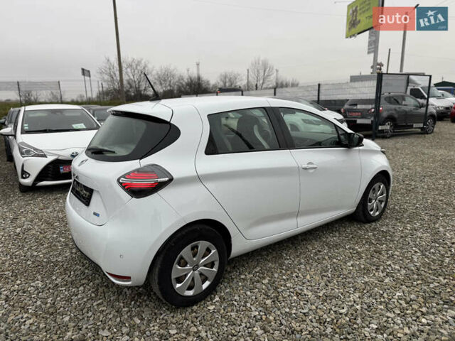 Белый Рено Зое, объемом двигателя 0 л и пробегом 74 тыс. км за 12300 $, фото 13 на Automoto.ua