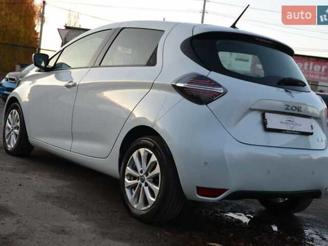 Белый Рено Зое, объемом двигателя 0 л и пробегом 50 тыс. км за 13999 $, фото 10 на Automoto.ua