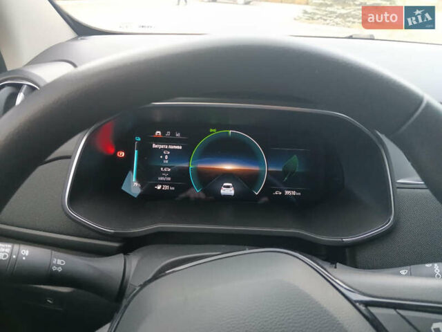 Белый Рено Зое, объемом двигателя 0 л и пробегом 39 тыс. км за 12000 $, фото 18 на Automoto.ua