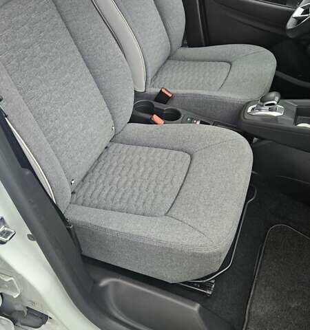 Рено Зое 2021 в Тернополе на Automoto.ua Белый Рено Зое, объемом двигателя 0 л и пробегом 51 тыс. км за 12999 $, фото 42 на Automoto.ua