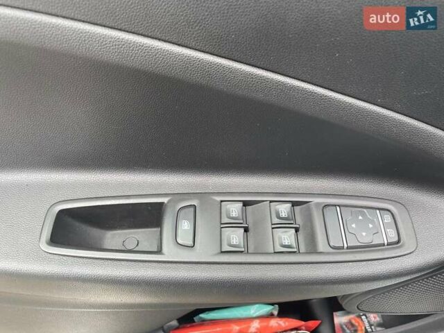 Білий Рено Зое, об'ємом двигуна 0 л та пробігом 72 тис. км за 12300 $, фото 8 на Automoto.ua