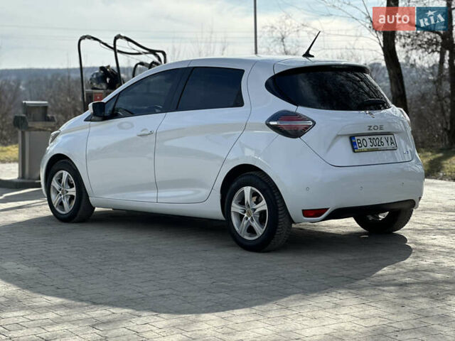 Белый Рено Зое, объемом двигателя 0 л и пробегом 25 тыс. км за 12300 $, фото 11 на Automoto.ua