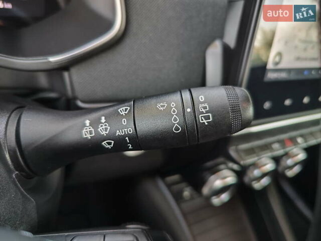 Белый Рено Зое, объемом двигателя 0 л и пробегом 53 тыс. км за 12300 $, фото 21 на Automoto.ua