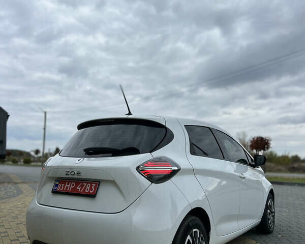 Білий Рено Зое, об'ємом двигуна 0 л та пробігом 95 тис. км за 11999 $, фото 33 на Automoto.ua