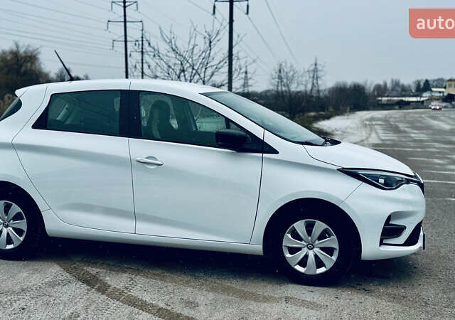 Білий Рено Зое, об'ємом двигуна 0 л та пробігом 59 тис. км за 12800 $, фото 4 на Automoto.ua