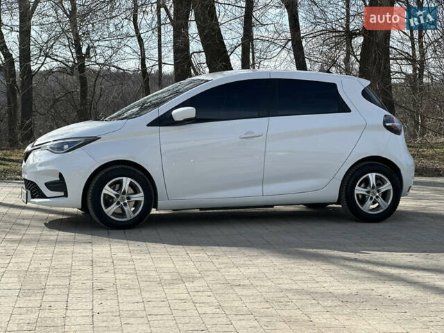 Белый Рено Зое, объемом двигателя 0 л и пробегом 25 тыс. км за 12300 $, фото 4 на Automoto.ua