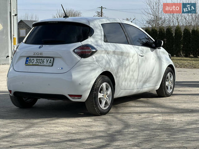 Белый Рено Зое, объемом двигателя 0 л и пробегом 25 тыс. км за 12300 $, фото 16 на Automoto.ua