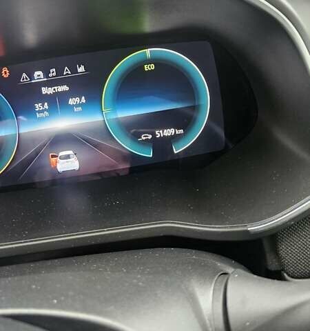 Белый Рено Зое, объемом двигателя 0 л и пробегом 51 тыс. км за 13300 $, фото 26 на Automoto.ua