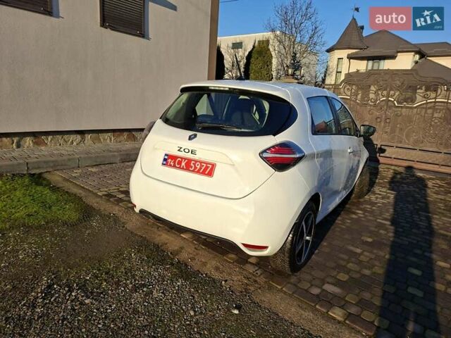 Белый Рено Зое, объемом двигателя 0 л и пробегом 143 тыс. км за 10950 $, фото 4 на Automoto.ua