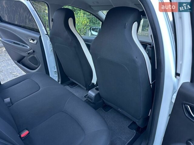Білий Рено Зое, об'ємом двигуна 0 л та пробігом 80 тис. км за 13200 $, фото 36 на Automoto.ua