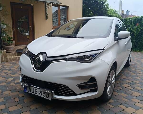 Белый Рено Зое, объемом двигателя 0 л и пробегом 130 тыс. км за 10350 $, фото 57 на Automoto.ua