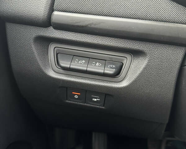 Белый Рено Зое, объемом двигателя 0 л и пробегом 21 тыс. км за 12100 $, фото 19 на Automoto.ua