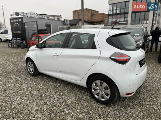 Белый Рено Зое, объемом двигателя 0 л и пробегом 74 тыс. км за 12300 $, фото 8 на Automoto.ua