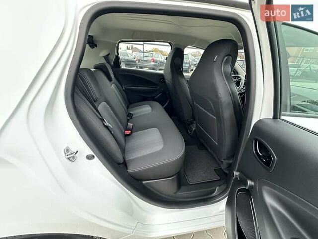 Білий Рено Зое, об'ємом двигуна 0 л та пробігом 49 тис. км за 12500 $, фото 14 на Automoto.ua