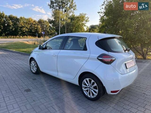 Белый Рено Зое, объемом двигателя 0 л и пробегом 122 тыс. км за 11850 $, фото 25 на Automoto.ua