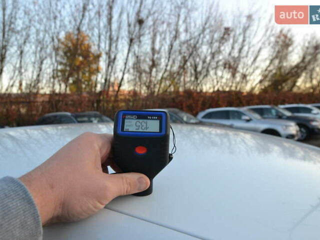 Белый Рено Зое, объемом двигателя 0 л и пробегом 50 тыс. км за 13999 $, фото 39 на Automoto.ua