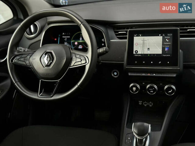 Белый Рено Зое, объемом двигателя 0 л и пробегом 106 тыс. км за 11400 $, фото 38 на Automoto.ua