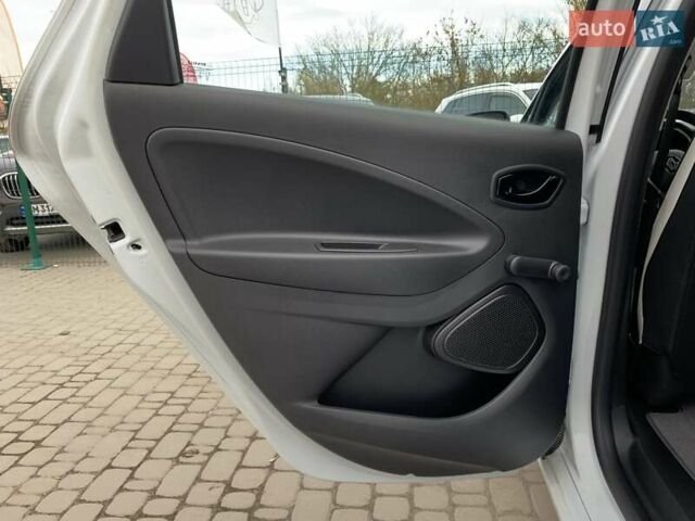 Рено Зое 2021 у Бердичеве на Automoto.ua Білий Рено Зое, об'ємом двигуна 0 л та пробігом 90 тис. км за 12999 $, фото 25 на Automoto.ua