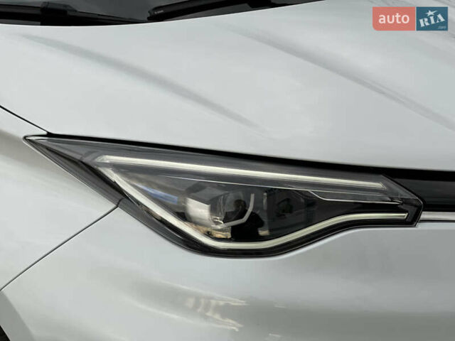 Белый Рено Зое, объемом двигателя 0 л и пробегом 106 тыс. км за 11400 $, фото 20 на Automoto.ua