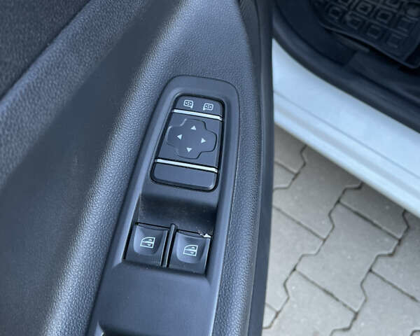 Рено Зое 2021 у Хмельницькому на Automoto.ua Білий Рено Зое, об'ємом двигуна 0 л та пробігом 76 тис. км за 11000 $, фото 19 на Automoto.ua