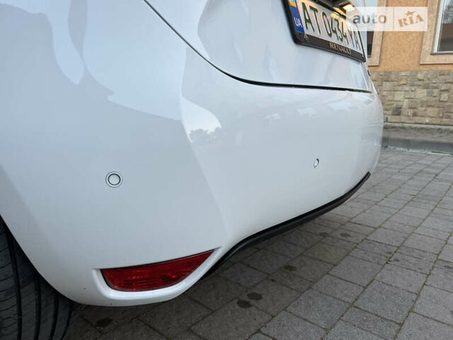 Білий Рено Зое, об'ємом двигуна 0 л та пробігом 27 тис. км за 15950 $, фото 21 на Automoto.ua