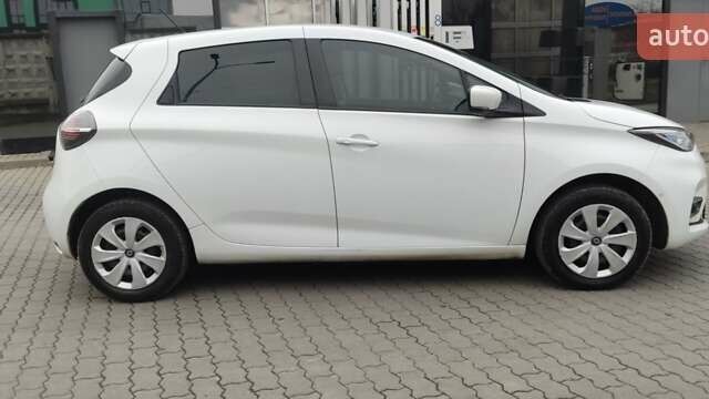 Белый Рено Зое, объемом двигателя 0 л и пробегом 76 тыс. км за 11000 $, фото 3 на Automoto.ua