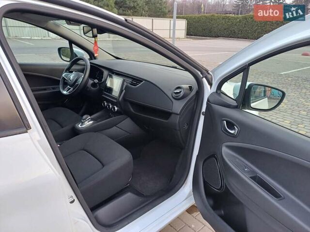 Белый Рено Зое, объемом двигателя 0 л и пробегом 62 тыс. км за 11500 $, фото 14 на Automoto.ua