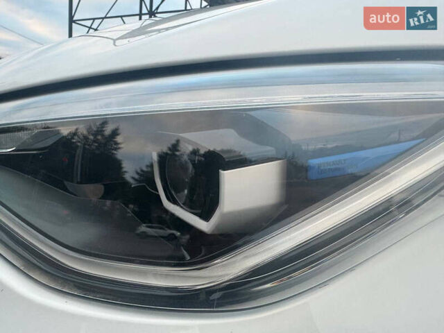 Белый Рено Зое, объемом двигателя 0 л и пробегом 38 тыс. км за 11900 $, фото 10 на Automoto.ua