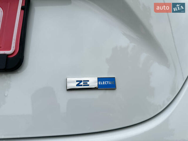 Рено Зое 2021 в Мукачеве на Automoto.ua Белый Рено Зое, объемом двигателя 0 л и пробегом 81 тыс. км за 11999 $, фото 53 на Automoto.ua