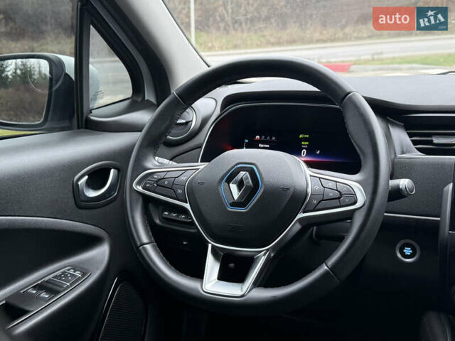 Белый Рено Зое, объемом двигателя 0 л и пробегом 49 тыс. км за 12900 $, фото 2 на Automoto.ua