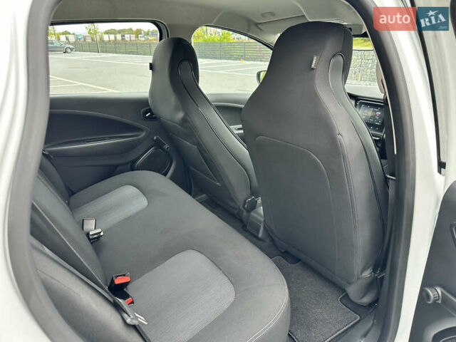 Рено Зое 2021 в Мукачеве на Automoto.ua Белый Рено Зое, объемом двигателя 0 л и пробегом 81 тыс. км за 11999 $, фото 45 на Automoto.ua