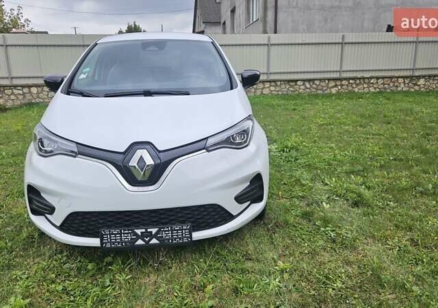 Белый Рено Зое, объемом двигателя 0 л и пробегом 51 тыс. км за 13300 $, фото 23 на Automoto.ua