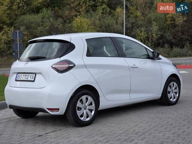 Белый Рено Зое, объемом двигателя 0 л и пробегом 150 тыс. км за 11800 $, фото 1 на Automoto.ua