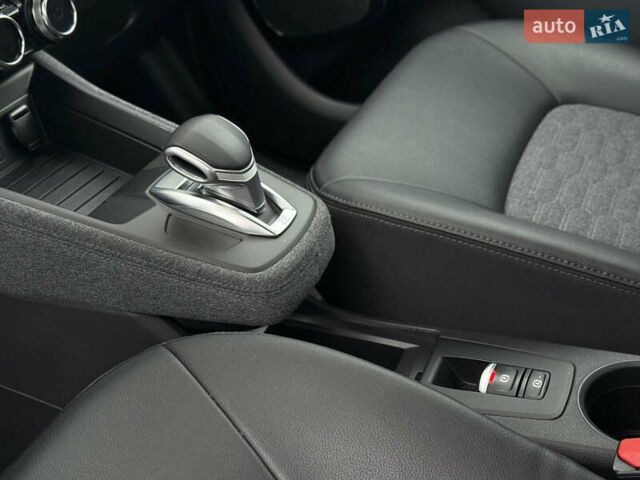 Белый Рено Зое, объемом двигателя 0 л и пробегом 52 тыс. км за 12999 $, фото 19 на Automoto.ua