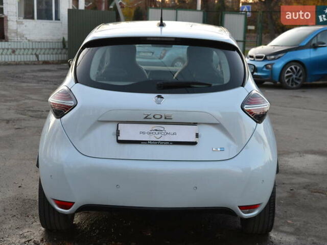 Белый Рено Зое, объемом двигателя 0 л и пробегом 50 тыс. км за 13999 $, фото 8 на Automoto.ua