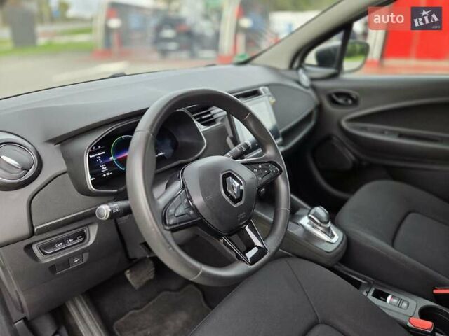 Белый Рено Зое, объемом двигателя 0 л и пробегом 151 тыс. км за 11000 $, фото 5 на Automoto.ua